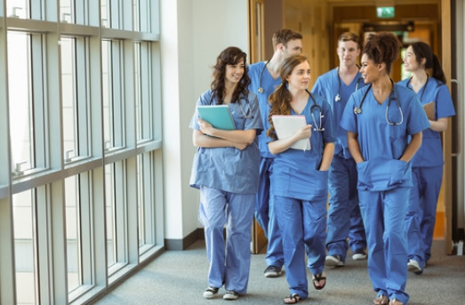 Les étudiants en médecine placent la qualité de vie au cœur des préoccupations pour leur avenir Les étudiants en médecine placent la qualité de vie au cœur des préoccupations pour leur avenir