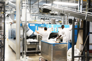 Blanchisserie du CHU de Poitiers : un mastodonte innovant Blanchisserie du CHU de Poitiers : un mastodonte innovant