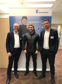 De gauche à droite : David Vayssié, Directeur général d’Eberspächer, Dany MacAskill, trialiste VTT professionnel et ambassadeur sportif de la marque, Matthieu Dufour, responsable commercial pour la gamme caissons. ©DR De gauche à droite : David Vayssié, Directeur général d’Eberspächer, Dany MacAskill, trialiste VTT professionnel et ambassadeur sportif de la marque, Matthieu Dufour, responsable commercial pour la gamme caissons. ©DR