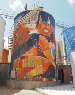 EXTRAMUROS : Projet d'Art Urbain avec LineUP au CHU de Montpellier EXTRAMUROS : Projet d'Art Urbain avec LineUP au CHU de Montpellier