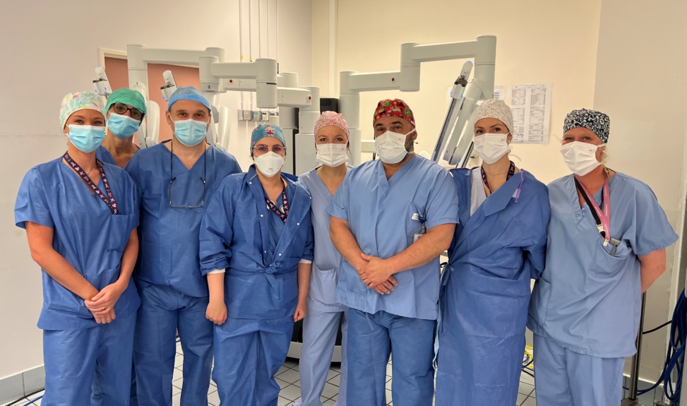 Première mondiale : les équipes de la Clinique Victor Pauchet réalisent une Segmentectomie du poumon en ambulatoire par recours à  la chirurgie robotique assistée