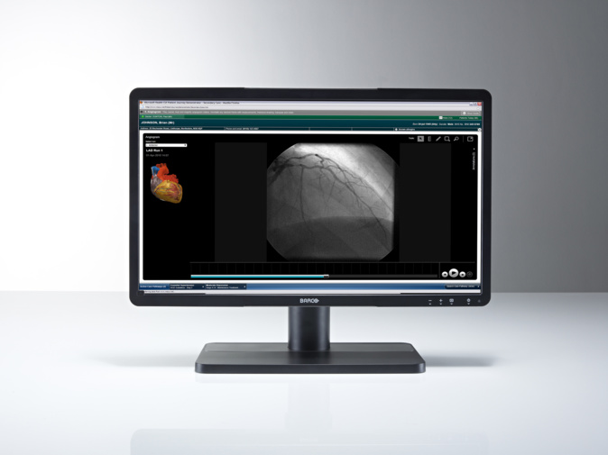 Écrans cliniques : comment la haute qualité de leurs images renforce la sécurité du patient tout en améliorant les processus cliniques Écrans cliniques : comment la haute qualité de leurs images renforce la sécurité du patient tout en améliorant les processus cliniques