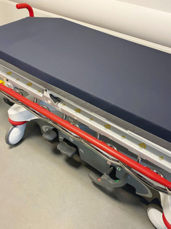 Le matelat HYG’INNOV® se décline pour les brancards. ©DR Le matelat HYG’INNOV® se décline pour les brancards. ©DR