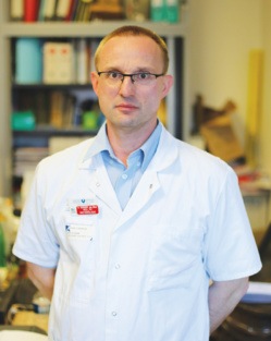 Le Pr Jean-Winoc Decousser, microbiologiste et responsable médical de l’équipe opérationnelle d’hygiène du Groupe Hospitalier Henri Mondor (AP-HP)