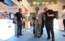 Des visiteurs testent le robot Rex Bionics de Deltason Medical Limited qui est l’un des occupants de Hong Kong Science and Technology Parks. Des visiteurs testent le robot Rex Bionics de Deltason Medical Limited qui est l’un des occupants de Hong Kong Science and Technology Parks.