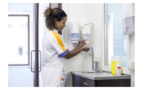Une étude révèle comment augmenter de 40 % la conformité des pratiques d’hygiène des mains dans les centres hospitaliers