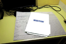 Le papier, bientôt obsolète? Tout porte à le croire depuis que l'acquisition des données physiologiques et leur intégration au serveur hospitalier ont été automatisées Le papier, bientôt obsolète? Tout porte à le croire depuis que l'acquisition des données physiologiques et leur intégration au serveur hospitalier ont été automatisées