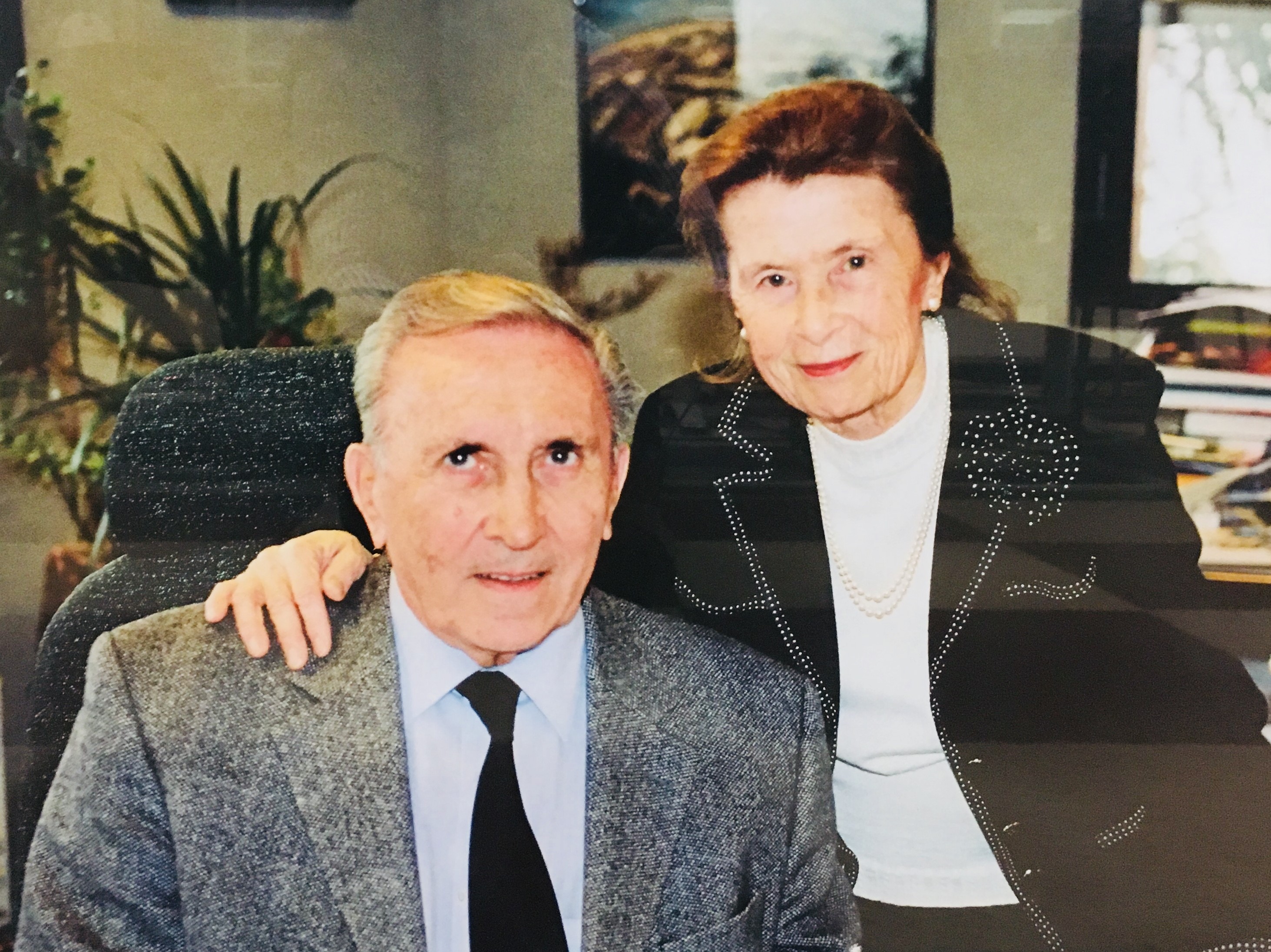 Hommage rendu à André Lerond, Président du Conseil d’Administration et ancien Directeur Général de PAREDES, Ancien capitaine de l’équipe de France de Football Hommage rendu à André Lerond, Président du Conseil d’Administration et ancien Directeur Général de PAREDES, Ancien capitaine de l’équipe de France de Football