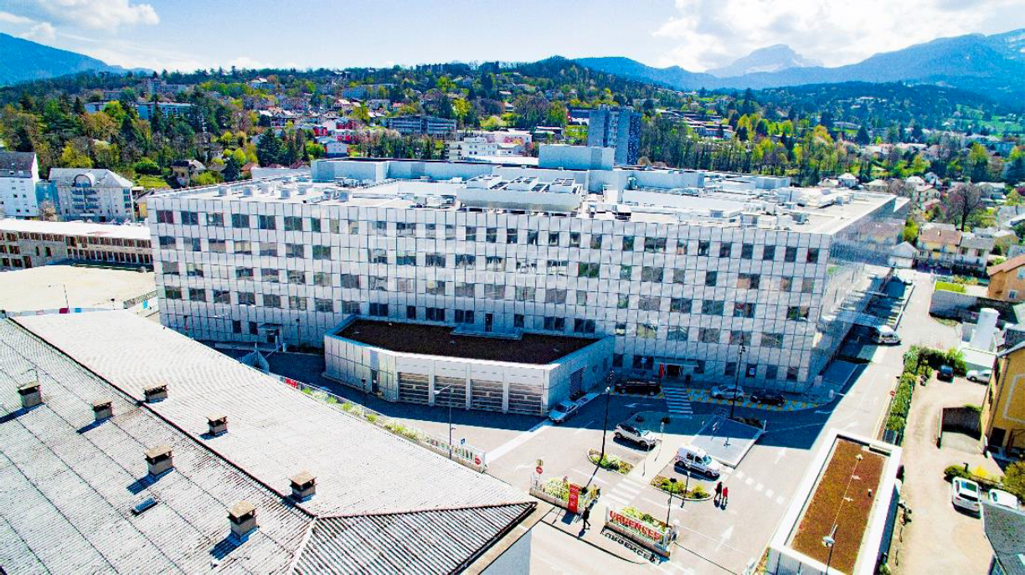 Centre Hospitalier Métropole Savoie : Sécuriser et centraliser la gestion des accès grâce à la technologie Aperio®