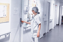 Centre Hospitalier Métropole Savoie : Sécuriser et centraliser la gestion des accès grâce à la technologie Aperio®