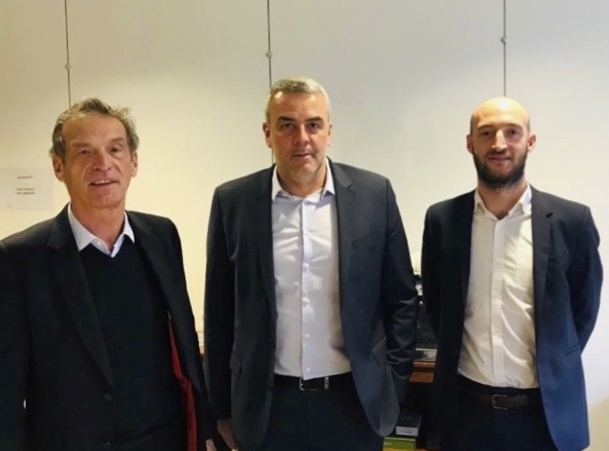 De gauche à droite : Jean-Yves Roul (Président Nicesoft), Patrice Taisson (Président Softway Medical) et Benjamin Roul Lévy (DAF Nicesoft). ©DR
