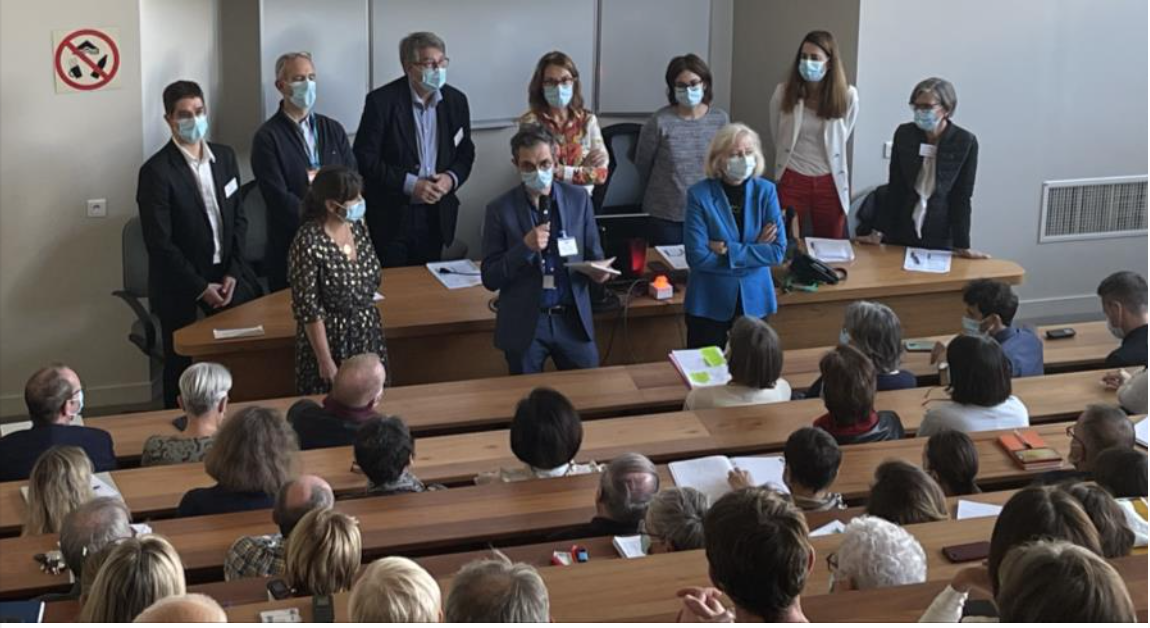 15 octobre 2021 : les experts-visiteurs dressent un premier bilan de leur visite en présence des professionnels du CHU.  ©CHU de Rennes