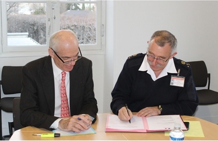 Val-de-Grâce - CH Sainte-Anne : convention sur la Permanence des Soins en neurochirurgie adulte Val-de-Grâce - CH Sainte-Anne : convention sur la Permanence des Soins en neurochirurgie adulte