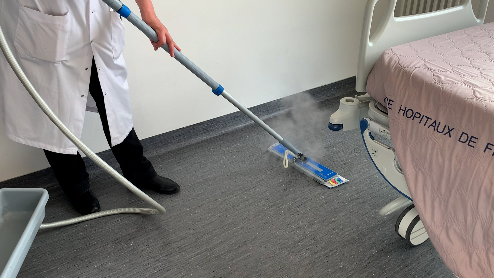 L’EOH et les agents du CH d’Argenteuil conquis par la vapeur