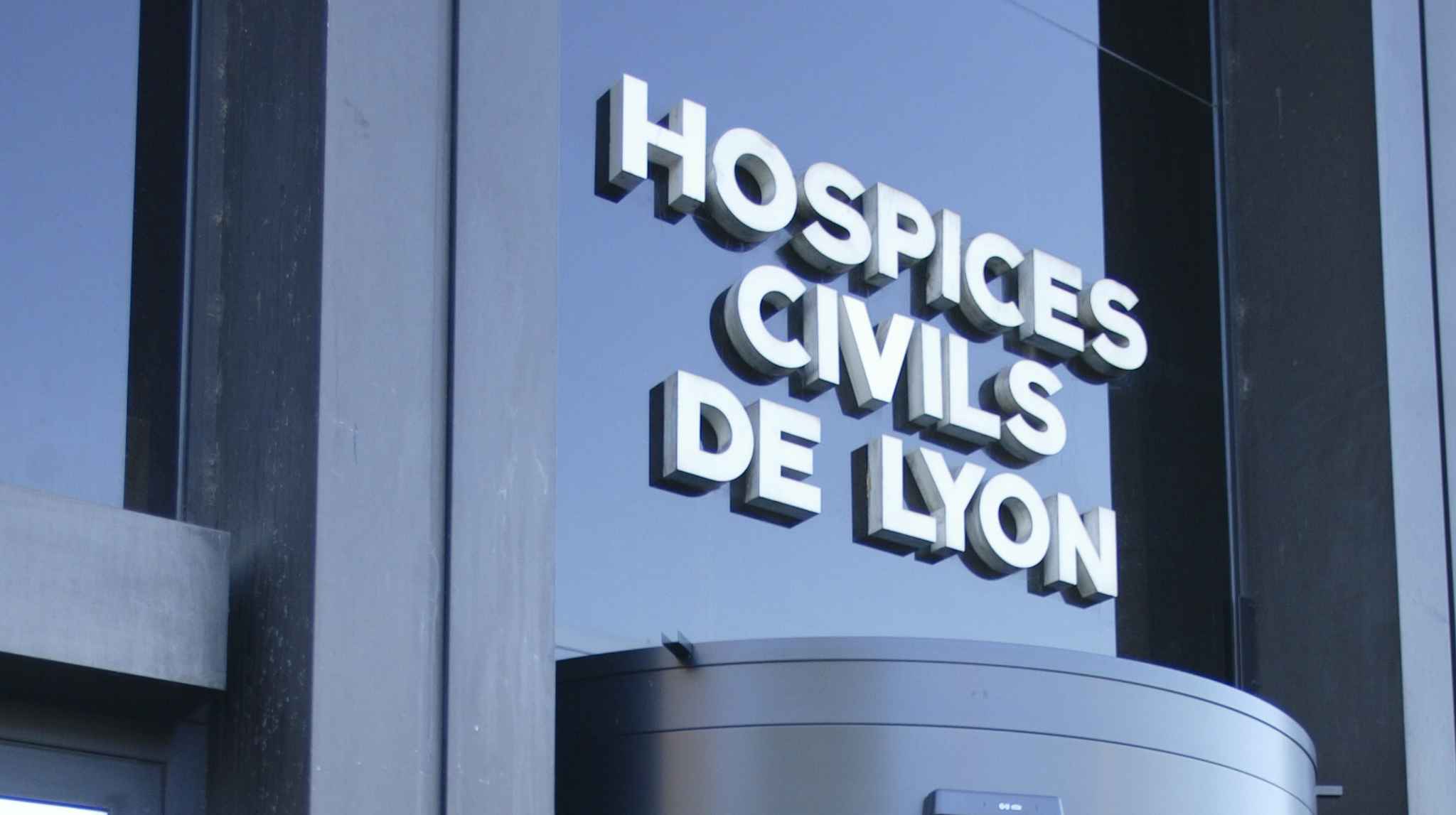 La Commission Médicale d’Établissement des Hospices Civils de Lyon rejette le projet de budget 2015 et refuse de siéger