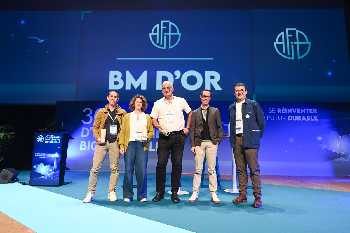 De gauche à droite : Prix Coup de coeur, BM de Bronze, BM d'Argent, BM d'Or et Laurent Bourgeois (CHU Rennes), Président des Journées
