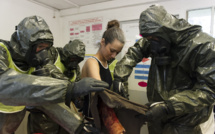 Exercice civilo-militaire de décontamination chimique à Lyon